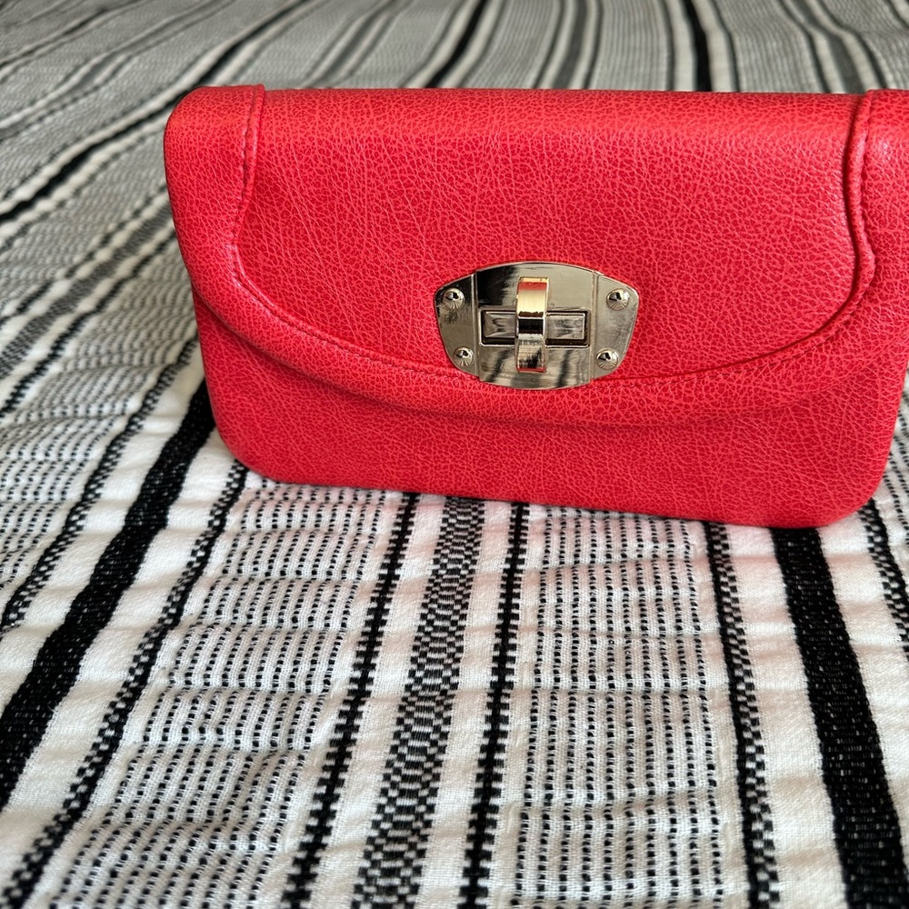 Red orange purse with clasp and optional chain strap